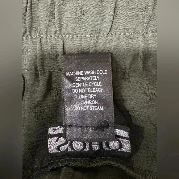 NWT SOHO Apparel Ltd. Green Mini Skirt Size L Elastic Waist Front Pockets - Picture 2 of 10